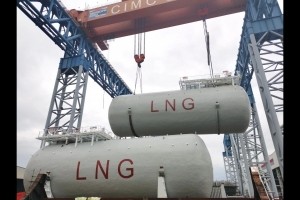 南通中集太平洋海工交付2只LNG燃料罐